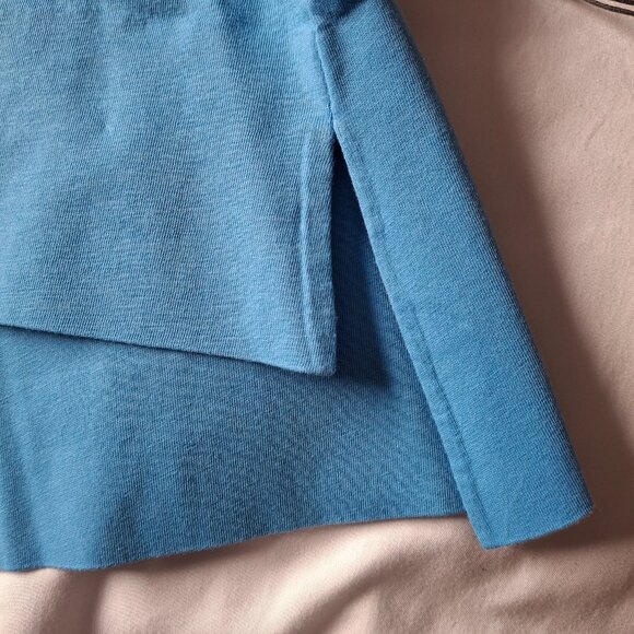 Habitat Deep Hem V Neck - Picture 4 of 6